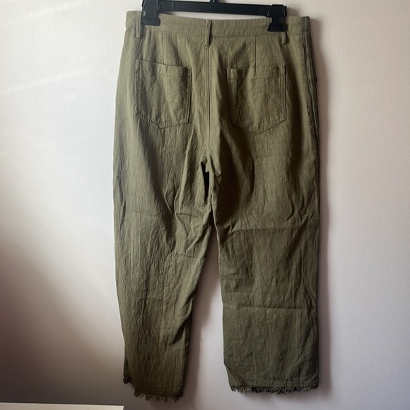 Olive green high waisted cropped pants - Picture 3 of 3